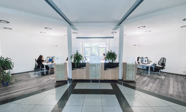 Sonnendurchflutetes Büro zu vergeben